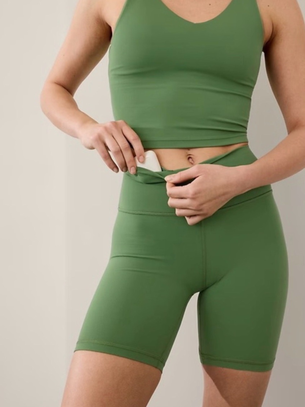 Athleta Transcend High Rise 7” Short | Size Medium | Green